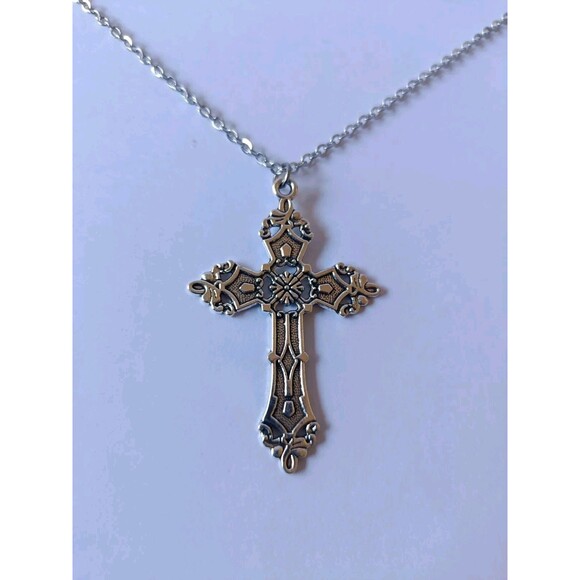 Vintage Style European Cross Pendant Necklace 20 Inches Stainless Steel - Picture 4 of 5